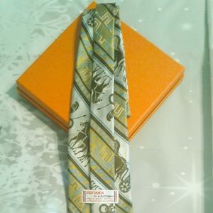 VINTAGE BRITTANIA TIE BY ARROW